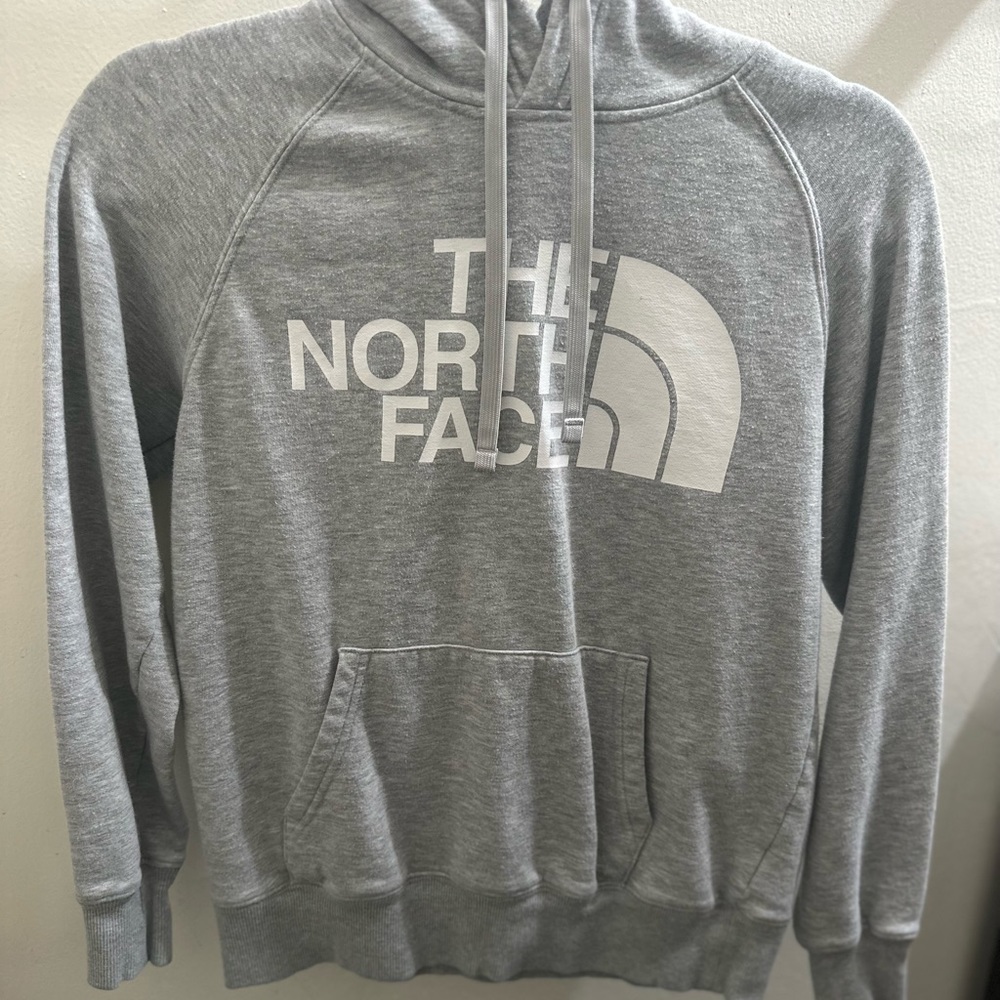 grey north face hoodie